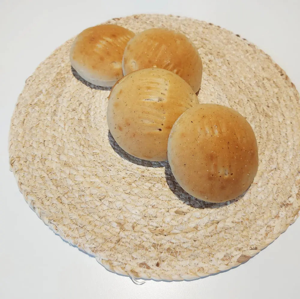 fotografía de 3 pan panes amasado sin gluten recién horneado de TastyFree | tastifree tastyfry tastifry tastifri tasty tasti tatifry tatifree tasty sin gluten